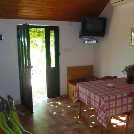 Nyaraló House Petric *