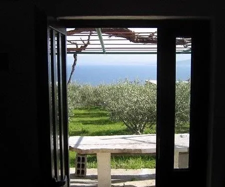 House Petric Nyaraló