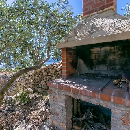 House Petric Nyaraló